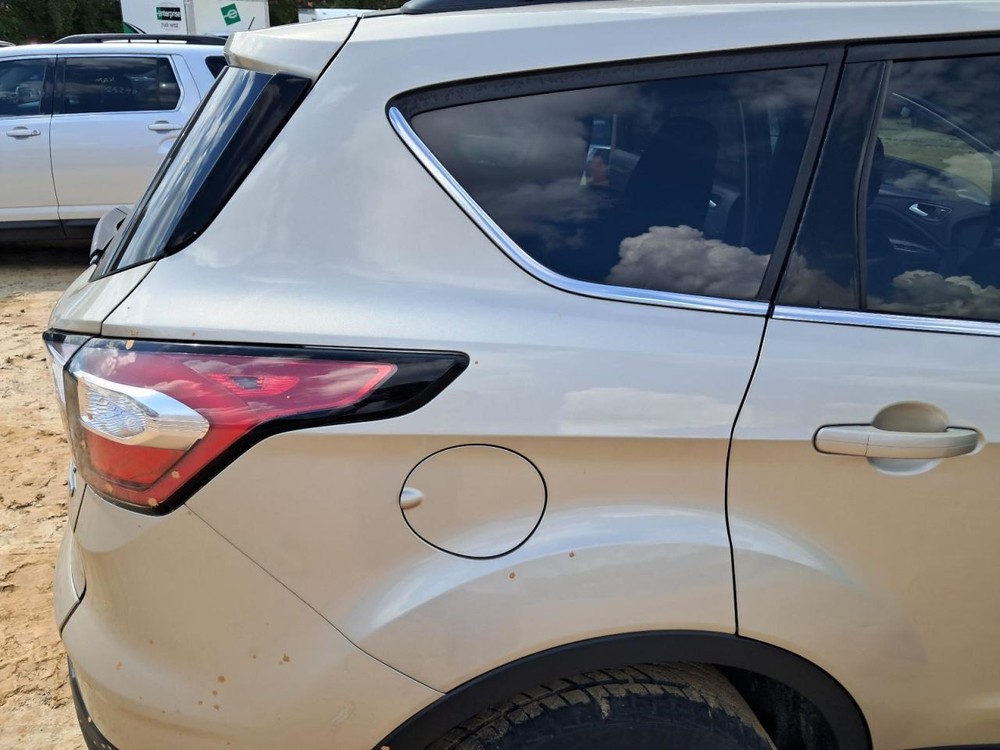 Console Front Floor SE Fits 17-19 ESCAPE 4753877