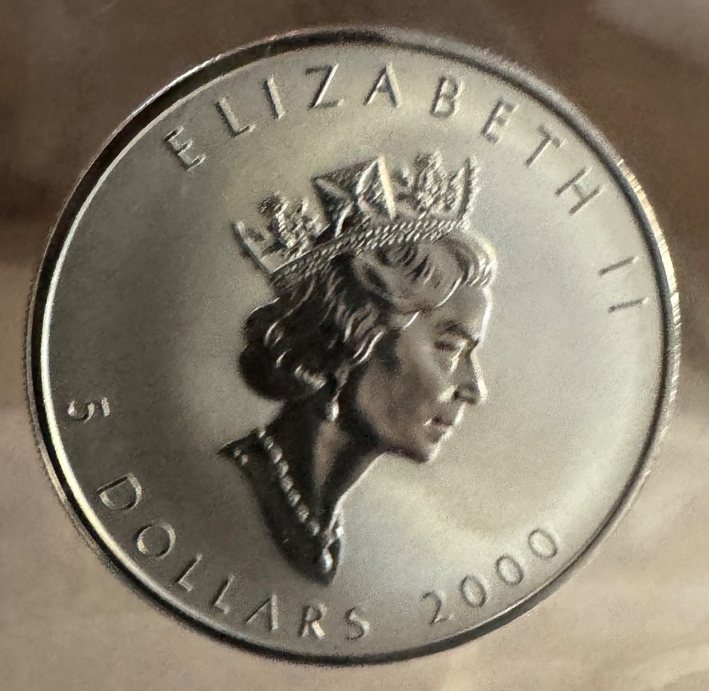 $5 maple leaf Elizabet II 2000 .9999 silver