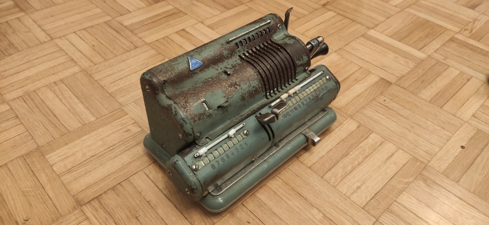 CALCOREX VINTAGE MECHANICAL CALCULATOR Pinwheel adding machine