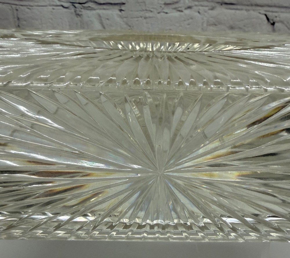 Vtg Tissue Box Holder Clear Acrylic Lucite Plastic Sunburst Pattern Wall Mount