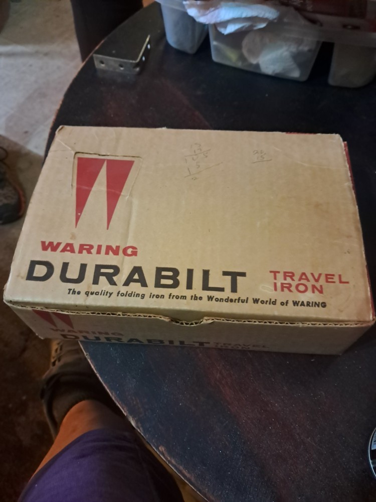 Pre-owned Never Used Traveling Iron 195-B