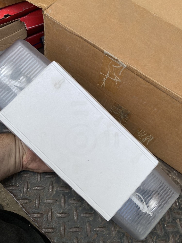 (TOA) E118LH7W Lightolier Emergency Light