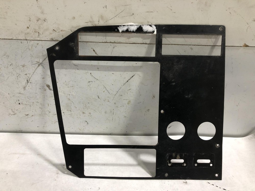 International 9100 SWITCH Dash Panel - Used