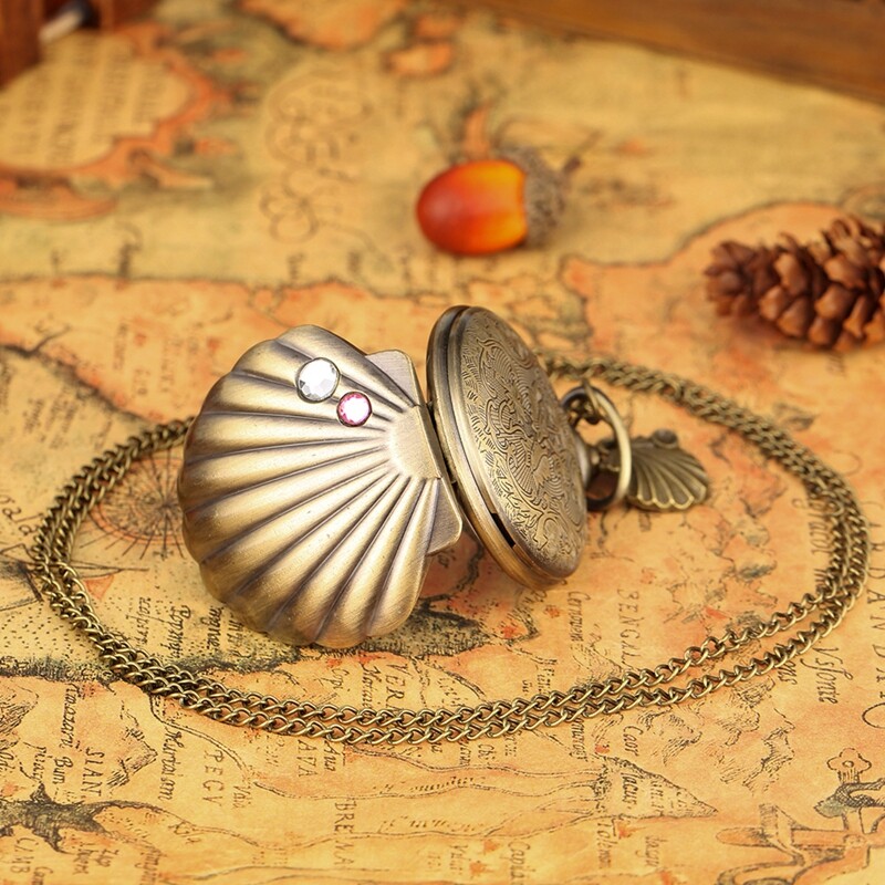 Antique Pocket Watch Shell Shape Design Quartz Movement Timepiece with Chain