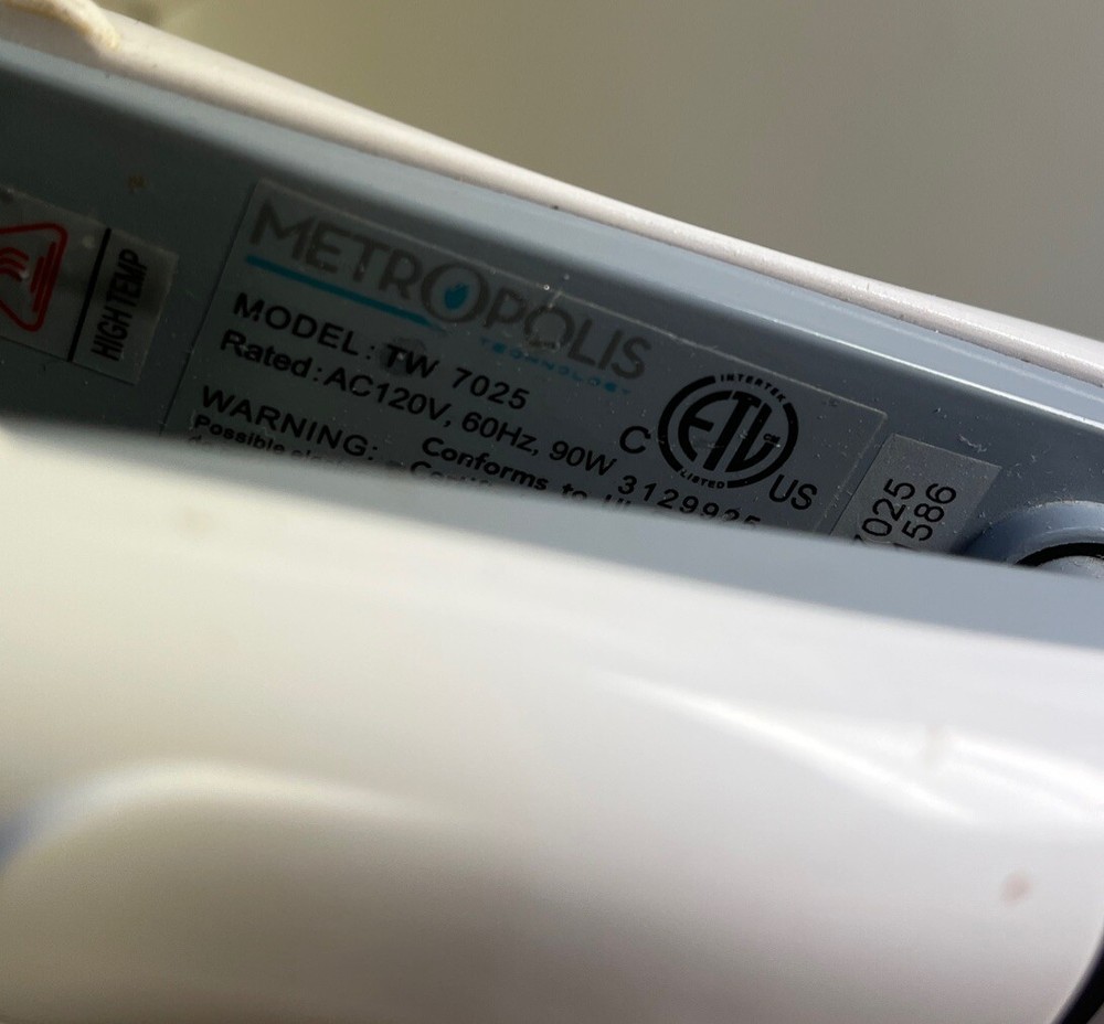 Metropolis Hair Flat Iron Model TW 7025