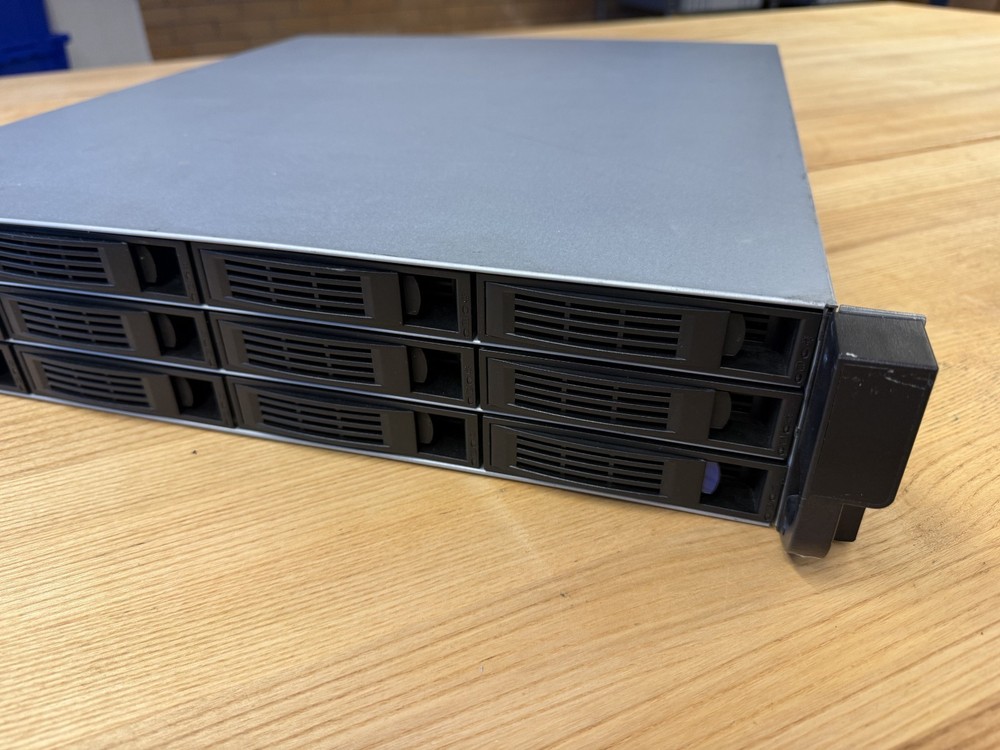 areca 12 bay LFF storage array. ARC-8028 12gb/s sas expander module box No HDD