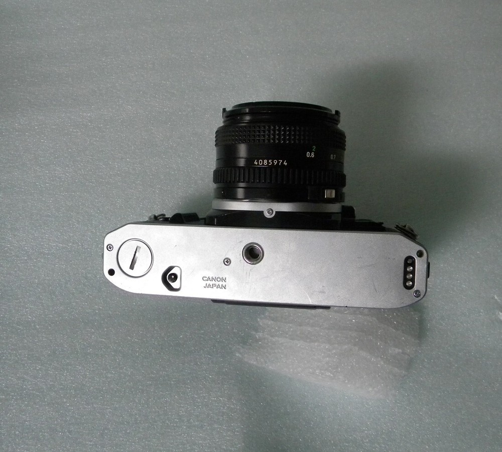 ( Genuine ) Canon AE-1 Program camera BOTTOM BASE PLATE SCREWS ( 3 screws )