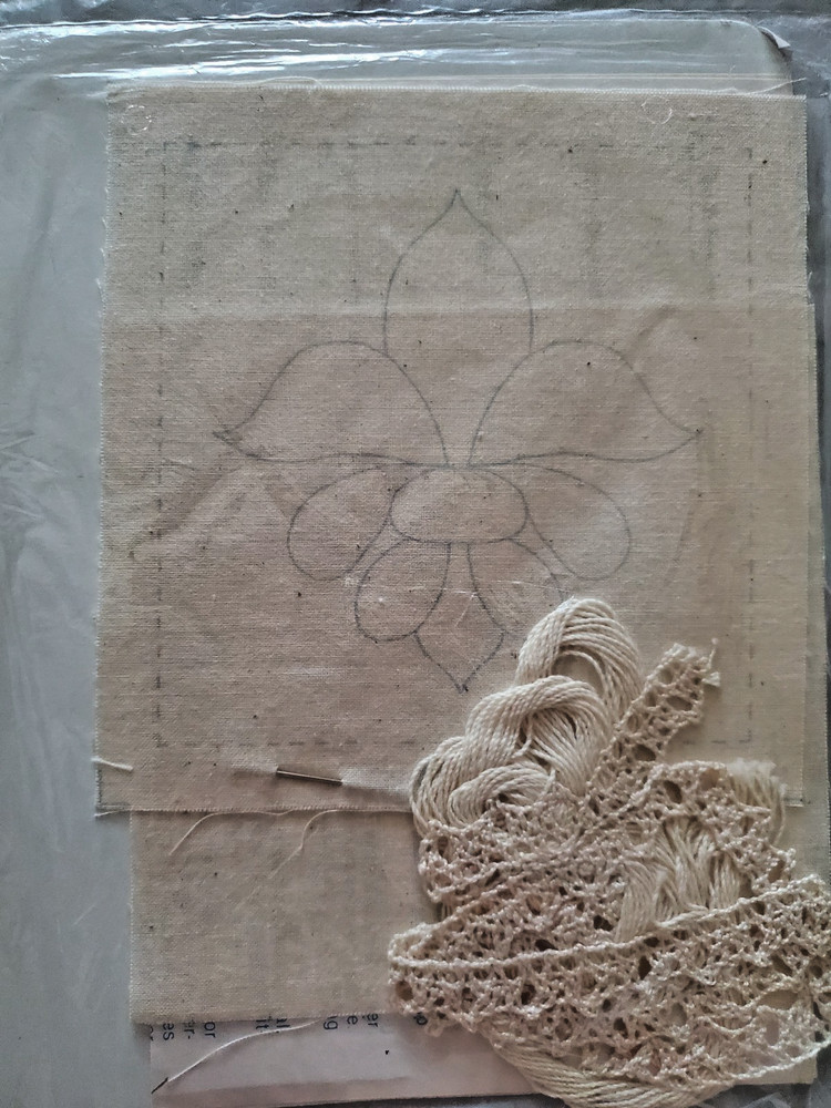 Needle Magic "Fleu-De-Lis" Twilling Kit Finished Size 5' x 5"