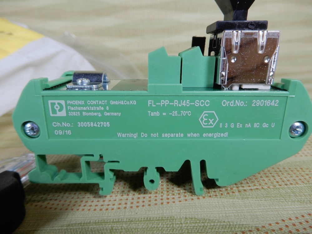 Phoenix Contact FL-PP-RJ45-SCC RJ45 Patch Panel NOS BX