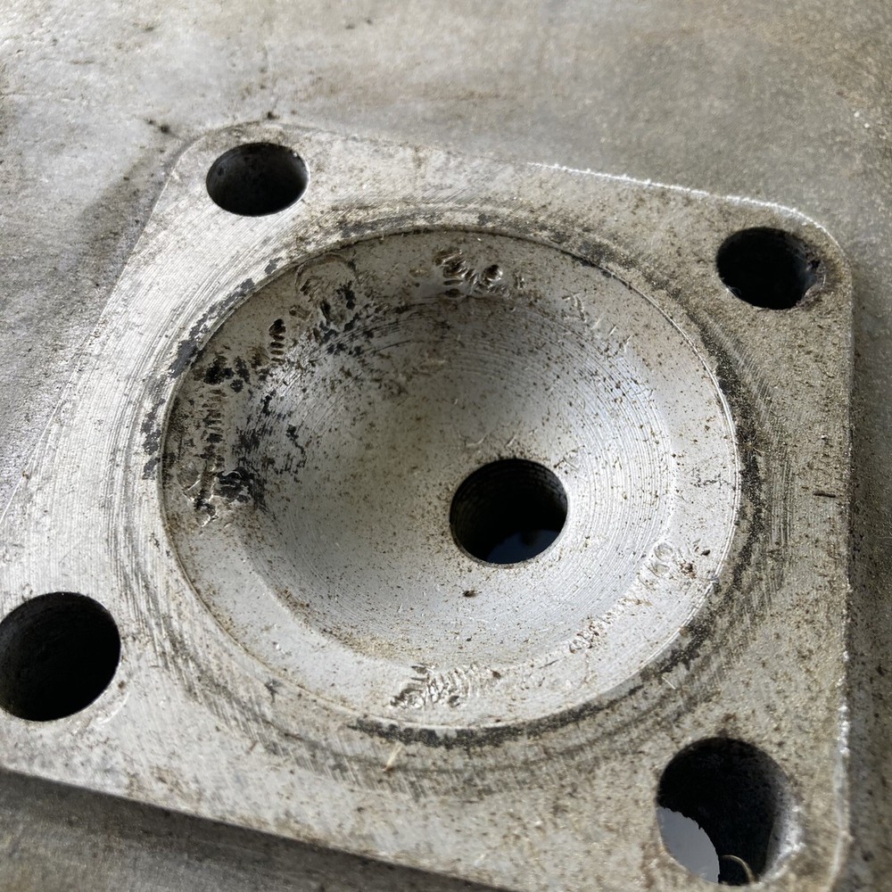 Suzuki GT380 Cylinder Head OEM