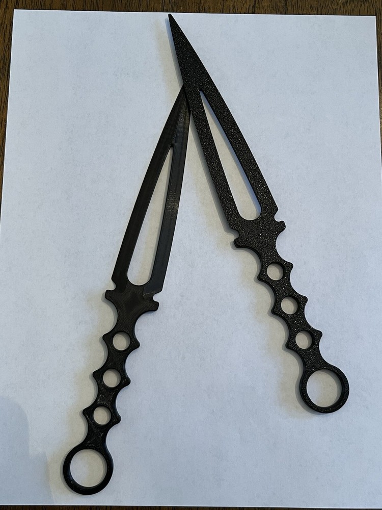 Two Skeletonized Daggers