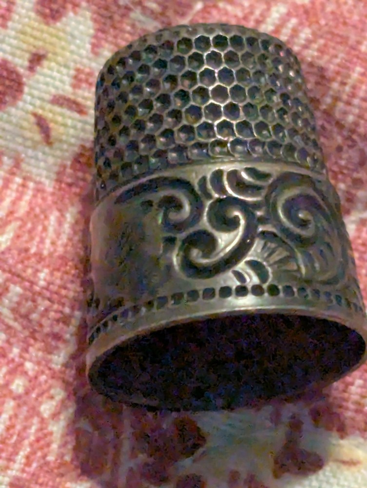 Antique 5 Point Star Hallmarked Sterling Silver Size 7 Thimble Gold Scroll Work