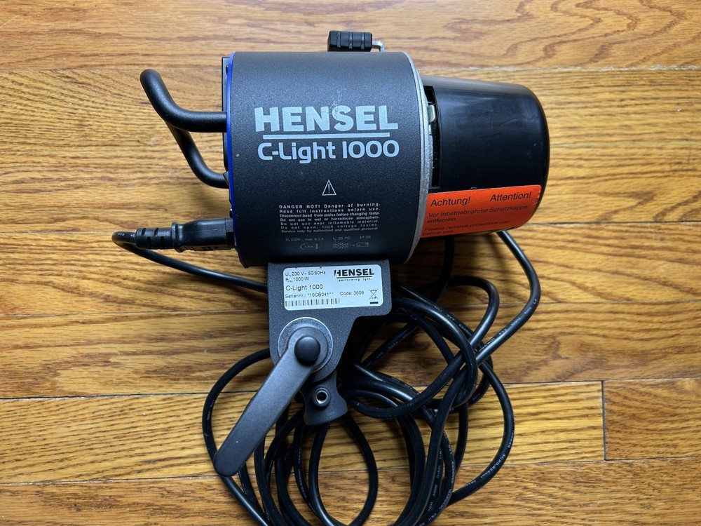 Hensel C-Light 1000 - Continuous Light No Reflector Included.
