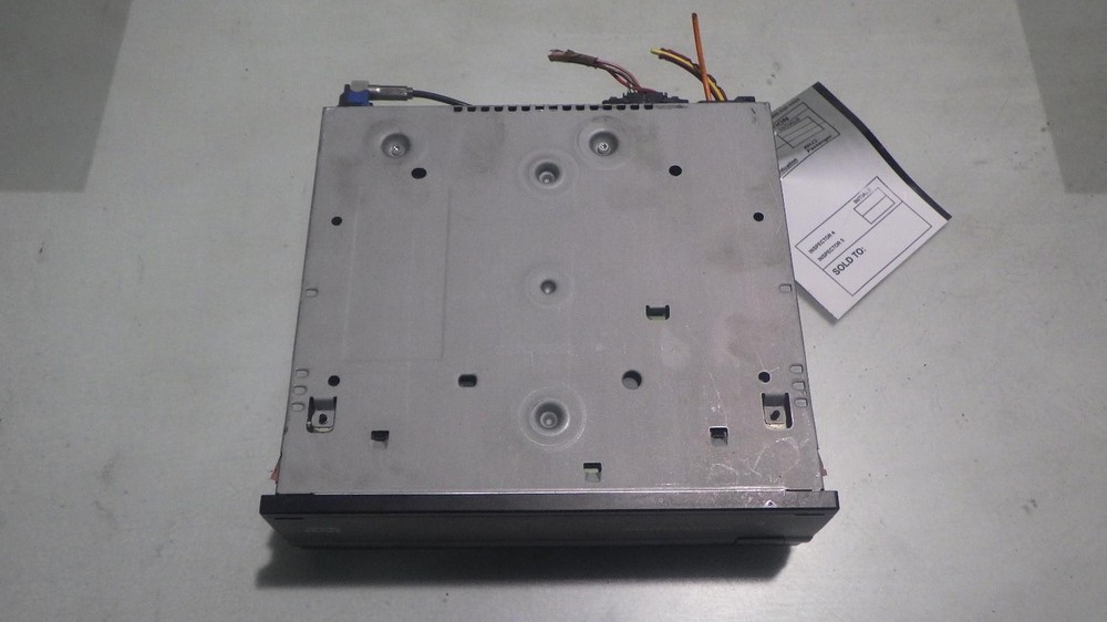 05 MERCEDES E500 Info Screen 2208206085