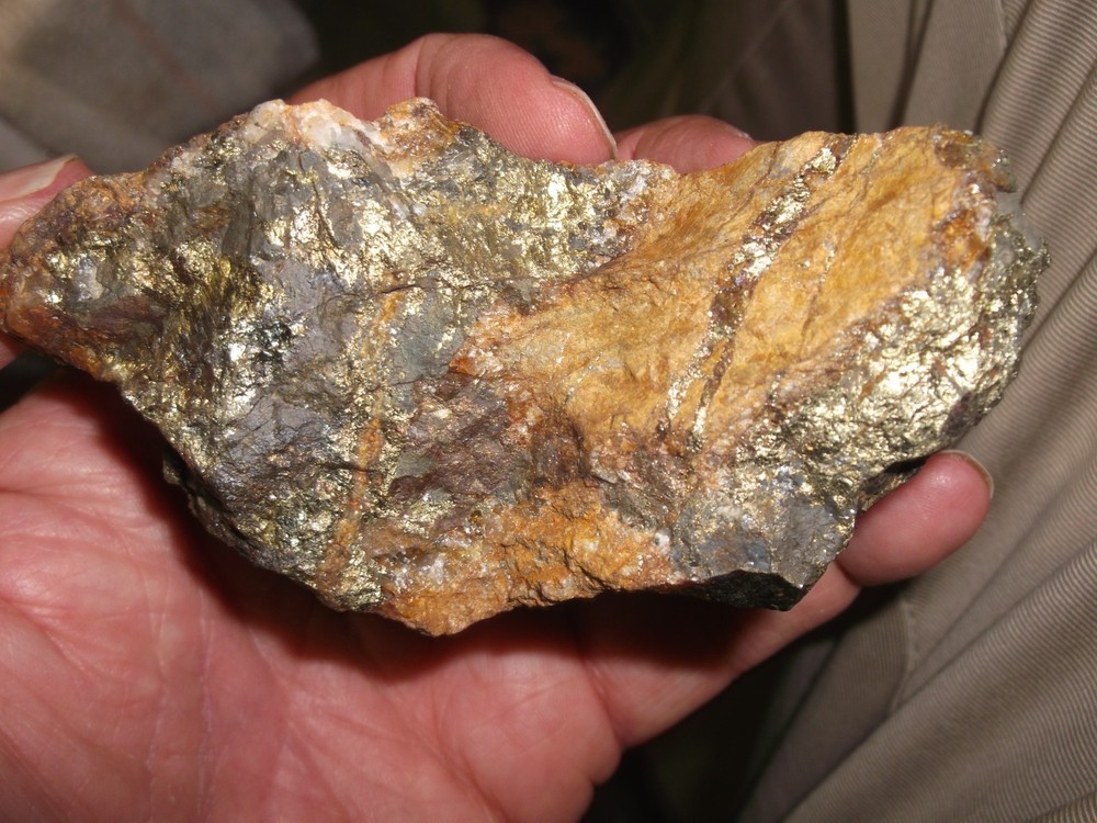 Gold, silver, copper, 479 grams samples ,ore high grade .