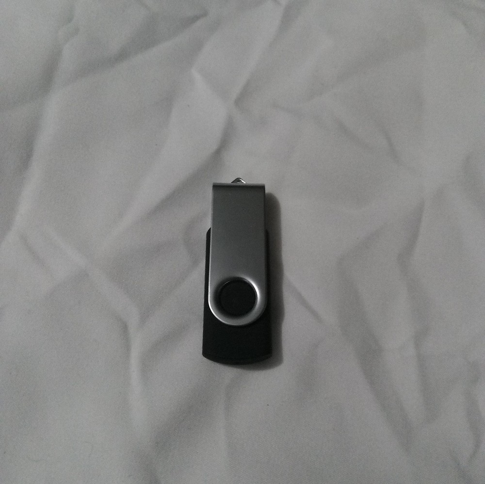 32GB USB Flash Drive