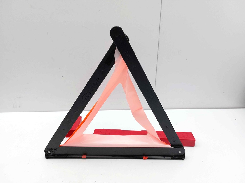 AUDI A4 B9 HAZARD WARNING TRIANGLE 2022
