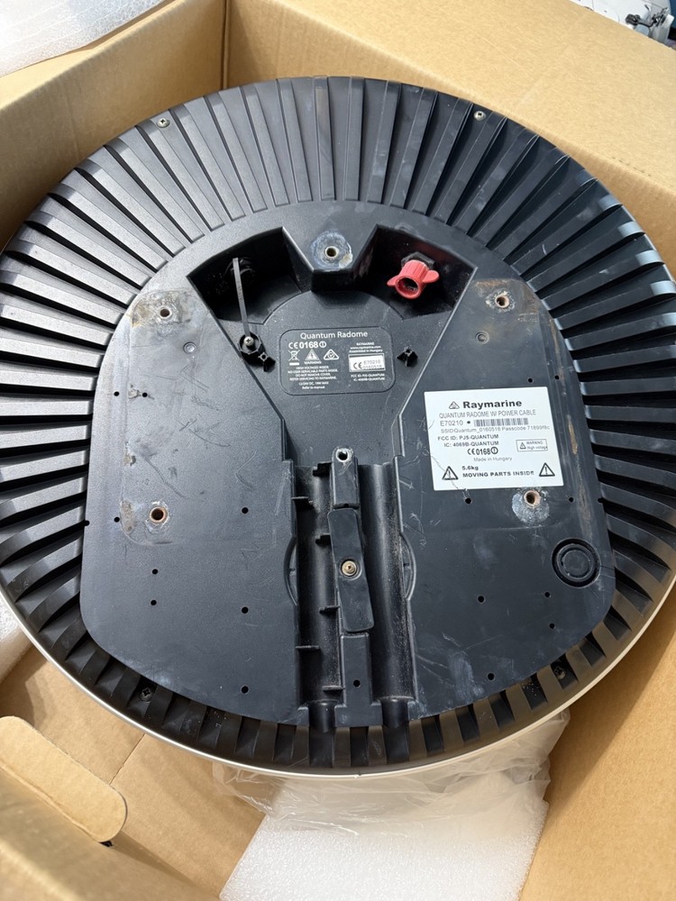 Raymarine Quantum Radome without cables E70210