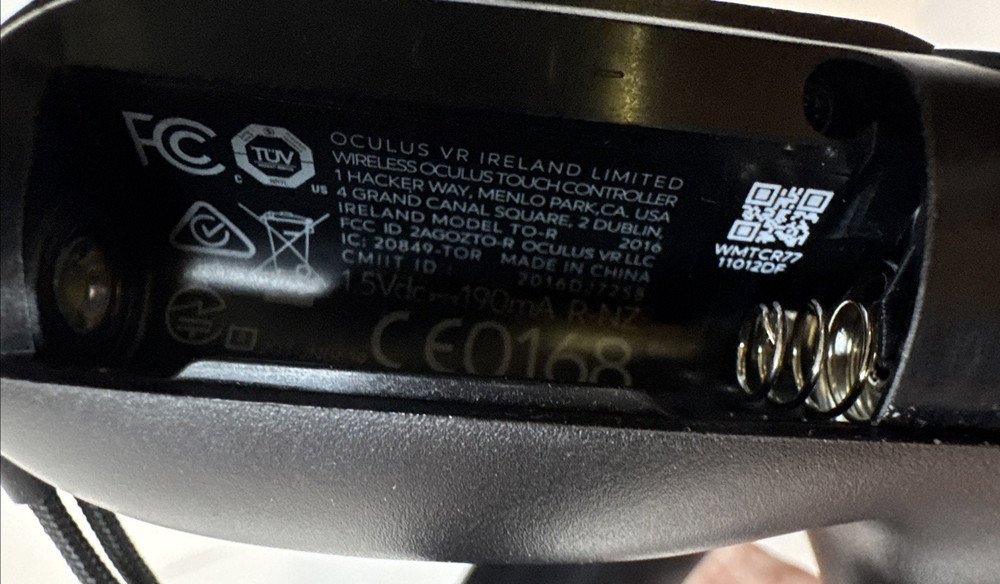 OCULUS RIFT VR TOUCH CONTROLLERS TO-L TO-R