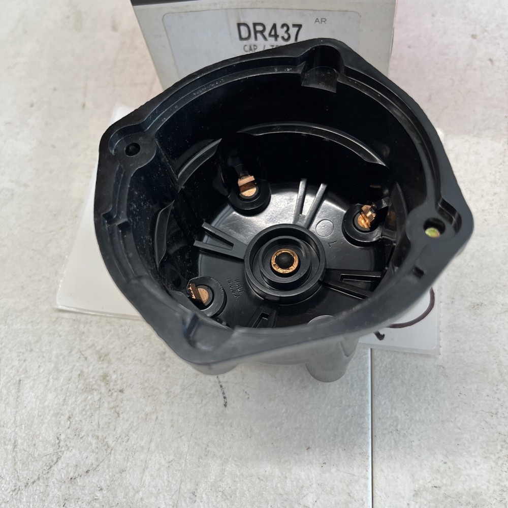 Standard Motor Products DR-437 Distributor Cap