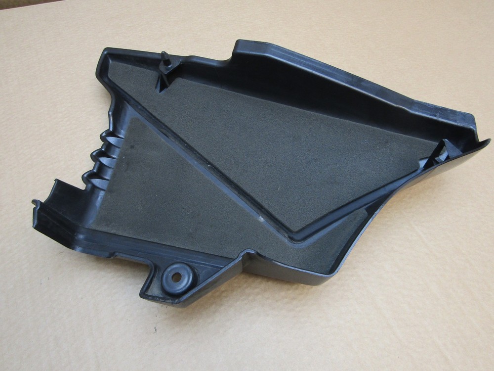 Yamaha YBR 125 Custom 2013 left lower panel (15668)