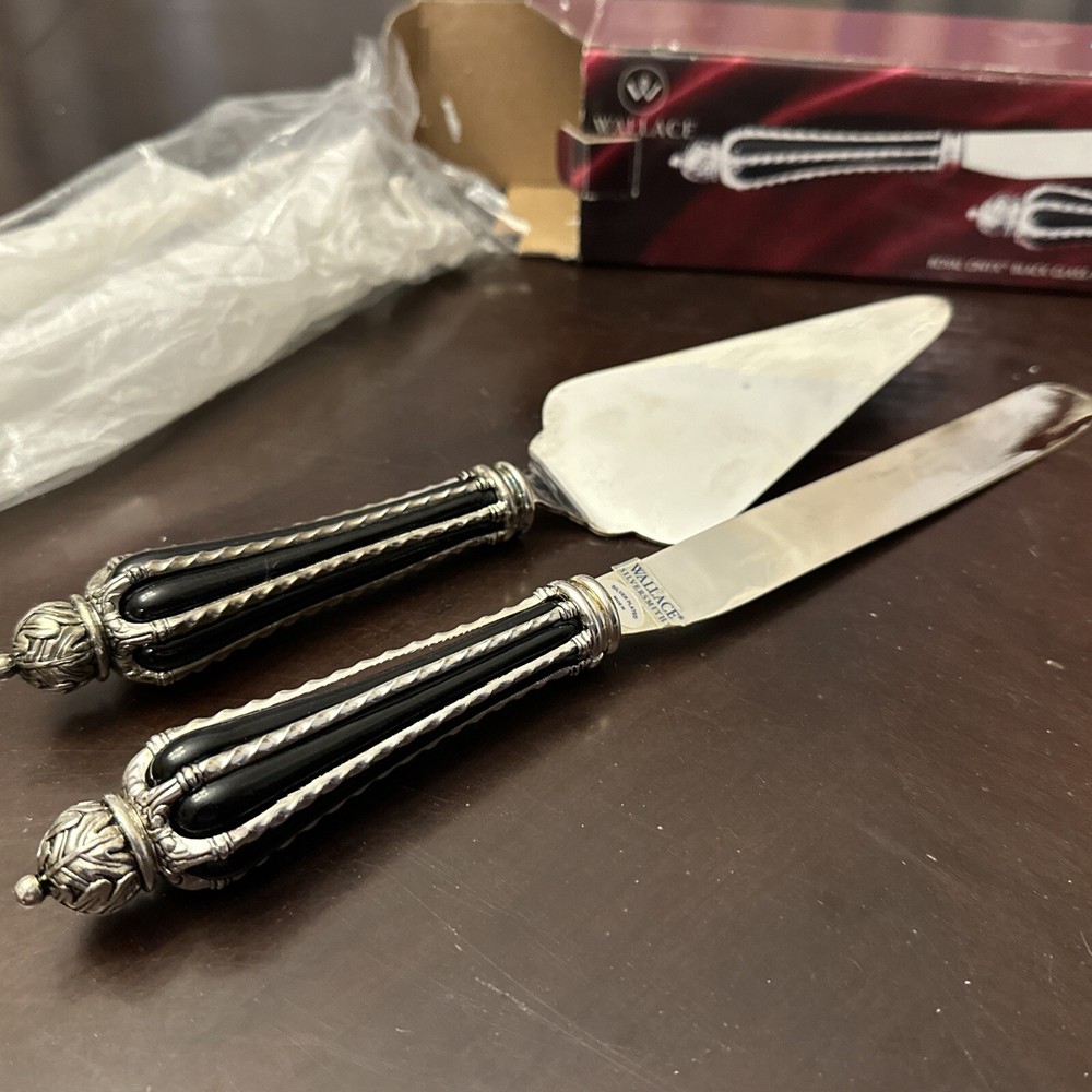 Wallace Silversmith Royal Onyx black glass and silver cake server set