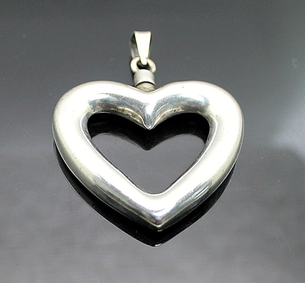 VINTAGE HOLLOW SOLID  OPEN HEART   STERLING SILVER PENDANT MEXICO