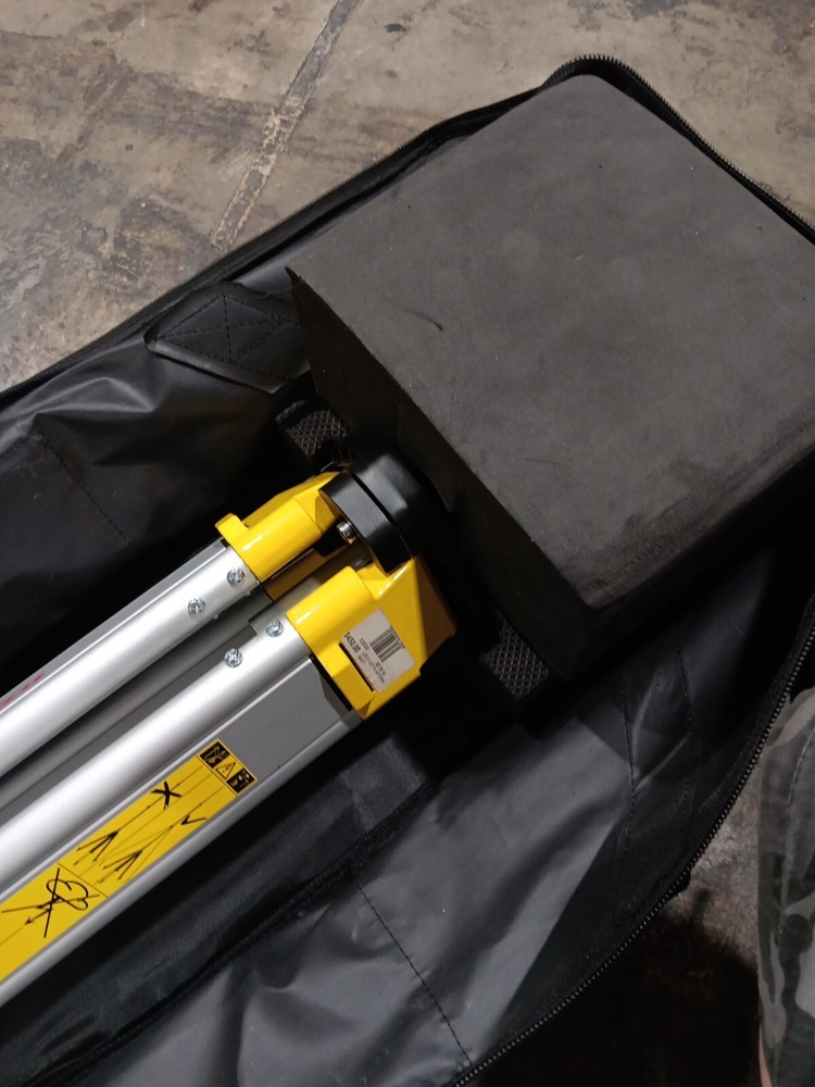 Leica Professional GST74 Tripod