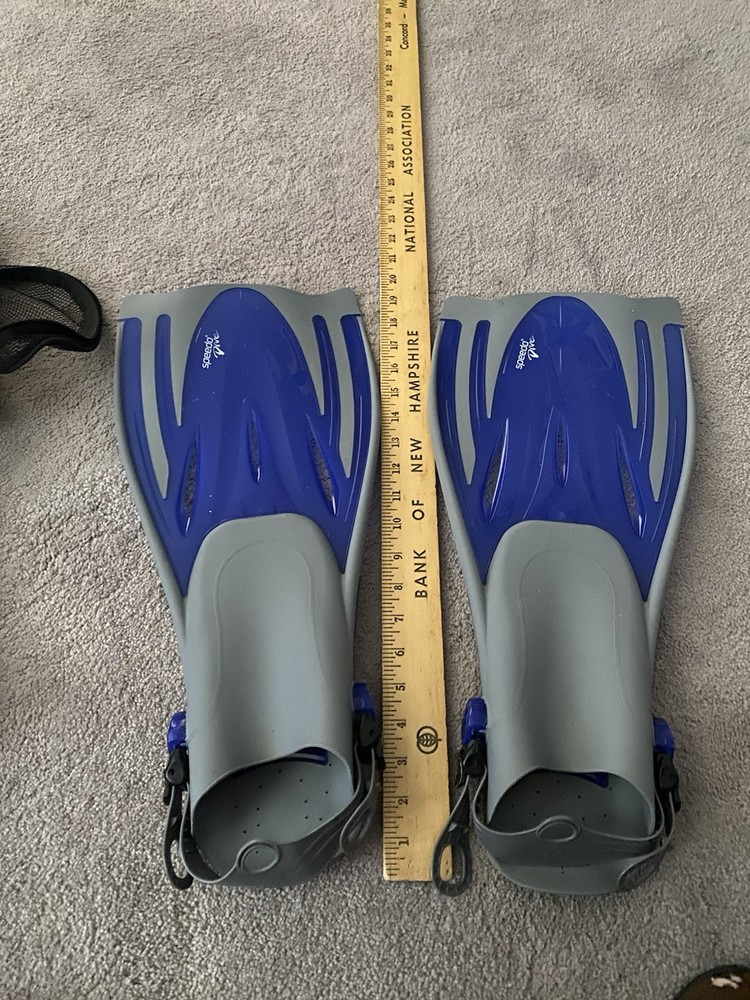 Speedo DIVE Mesh Black Backpack With 20' ADJUSTABLE Flippers & Snorkel Combo