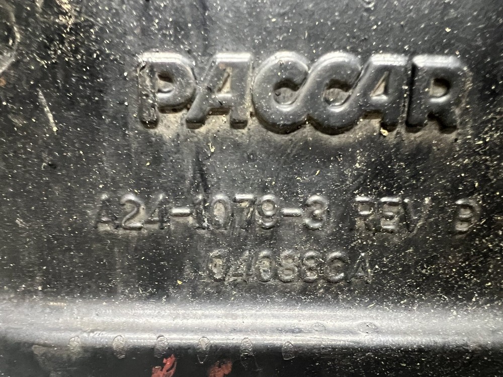 Paccar A24-1079-3 PETERBILT Kenworth Engine MOUNT OEM Used