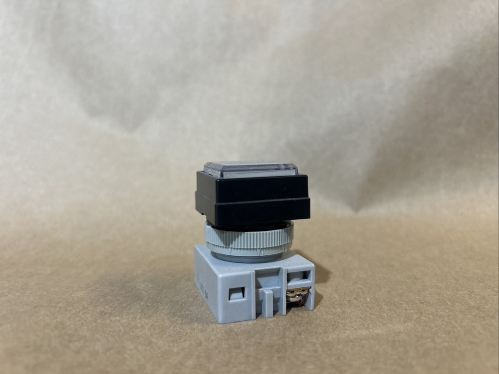 IDEC UPQW Pilot Light Control Unit