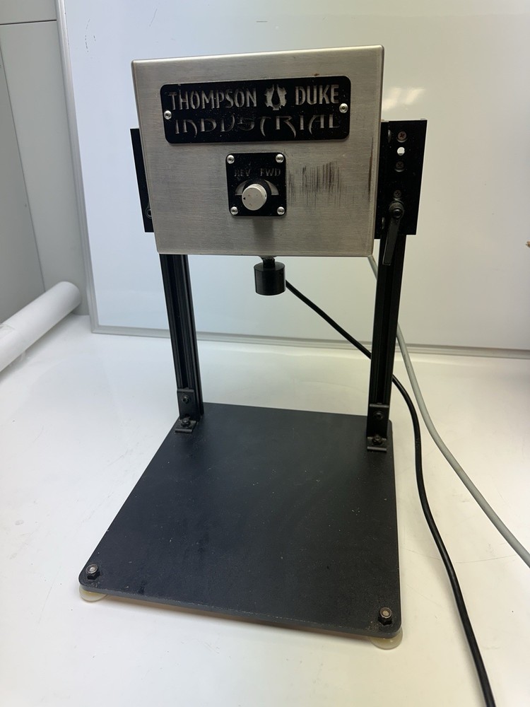 Thompson Duke MPM Mouthpiece Fastening Machine Capper 120