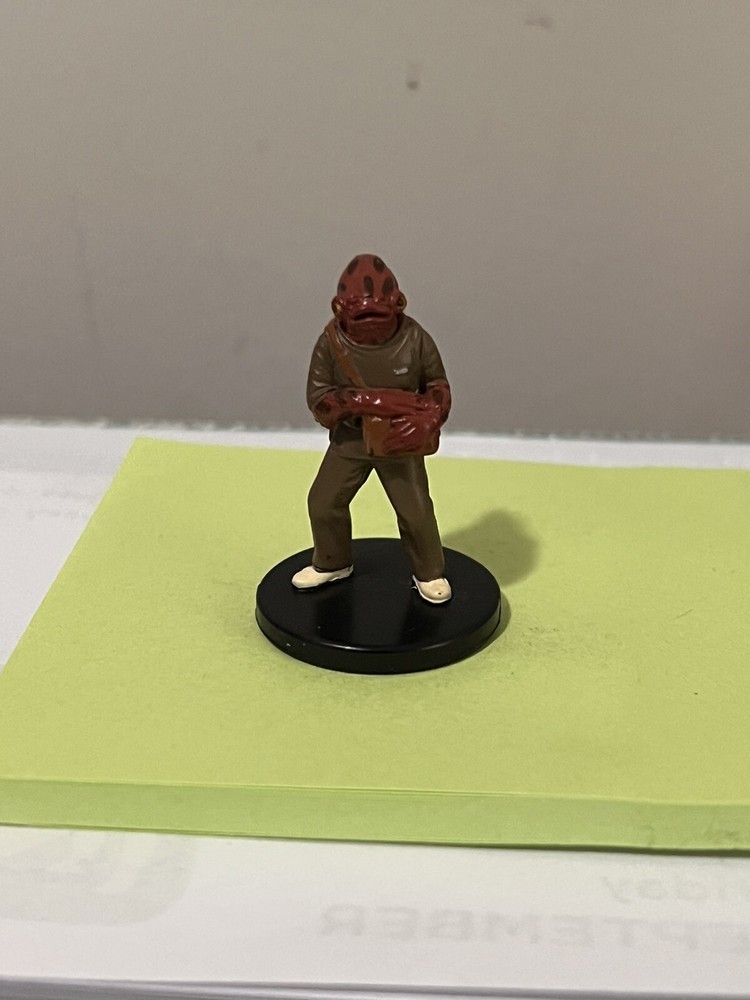Star Wars Force Unleashed 17/60 Mon Calamari Medic (C) Miniature