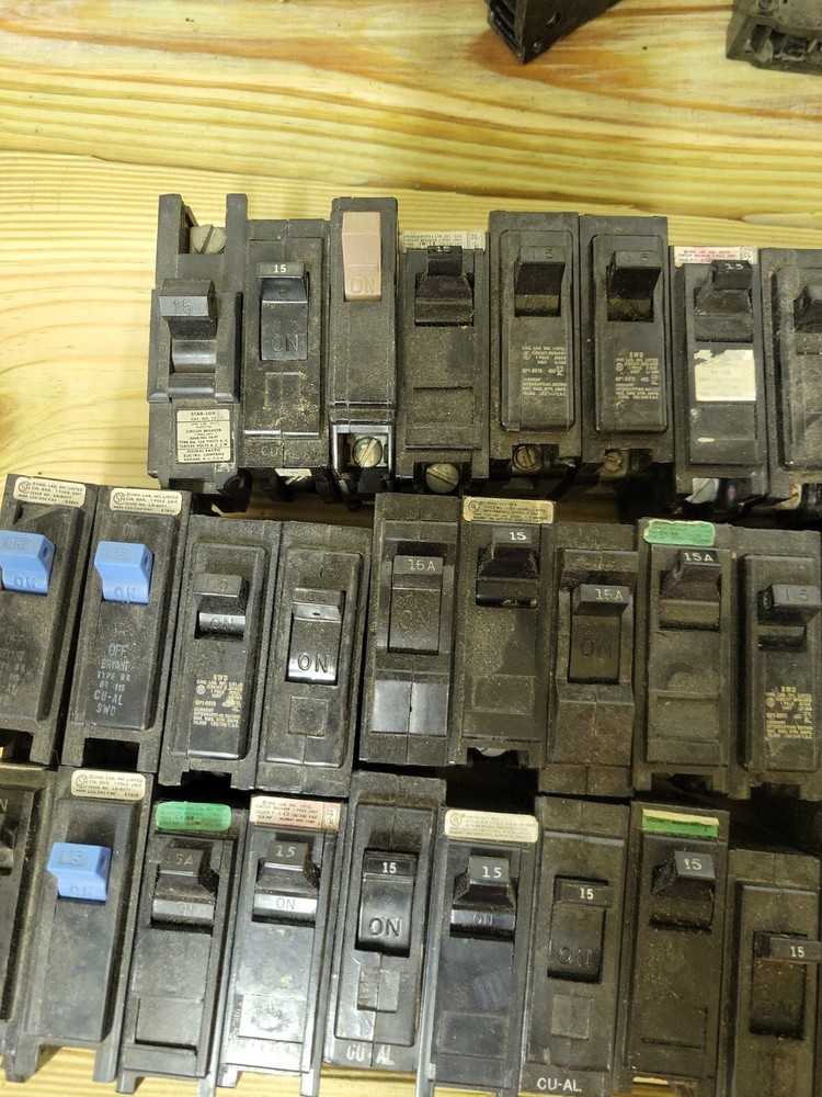 Miscellaneous 15AMP SINGLE POLE Breakers *Lot of 50*