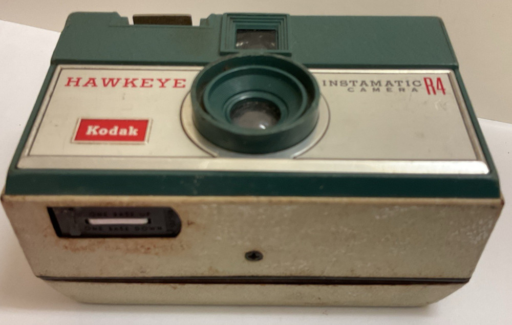 Vintage Kodak Hawkeye Instamatic Camera R4 Untested Missing Strap