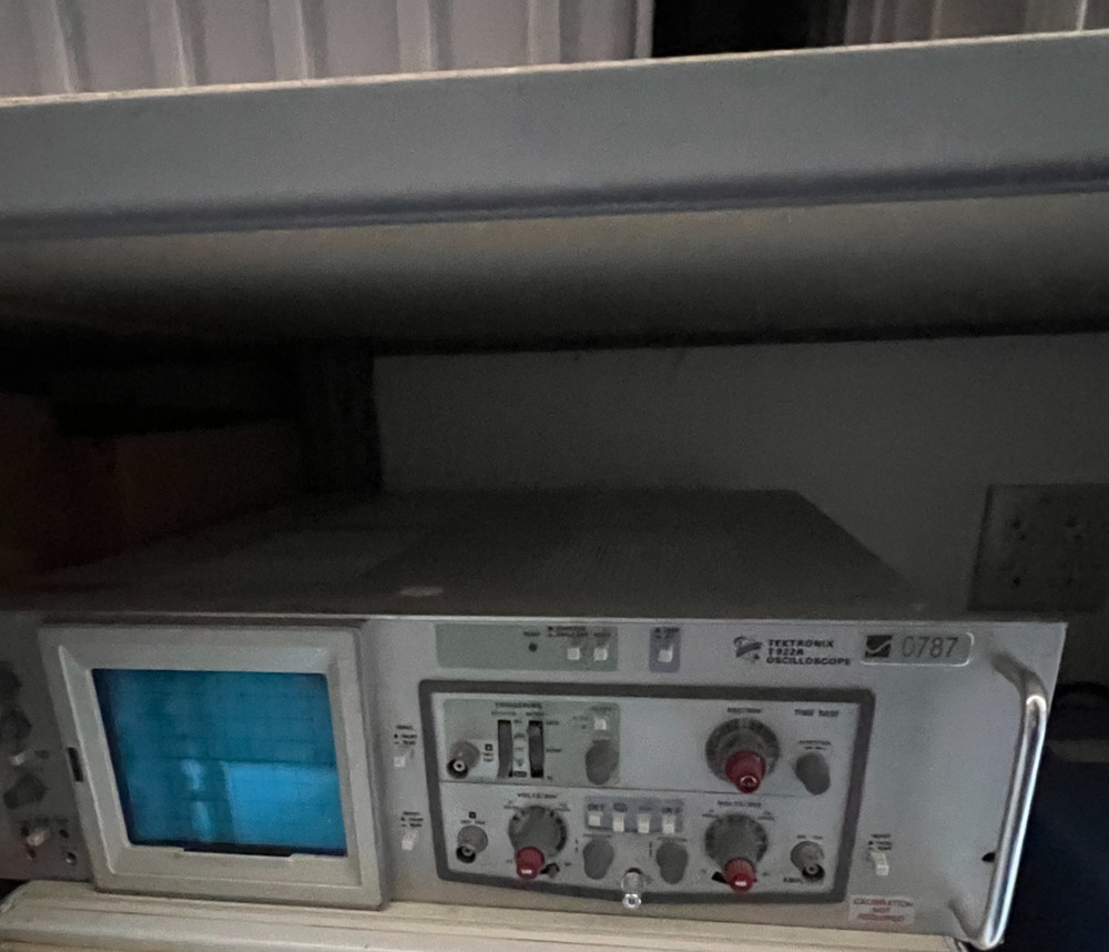 Tektronix TDS210 Digital Oscilloscope