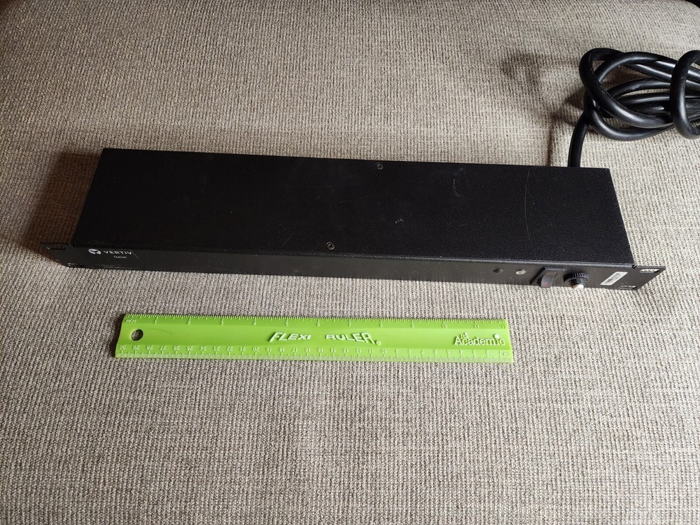 VERTIV GEIST BASIC 10-OUTLET L5-20P10 HORIZONTAL RACK-MOUNTABLE 29584 Power Dist