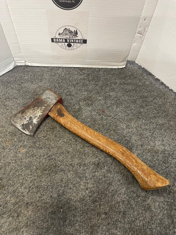 vintage hatchet (unmarked)