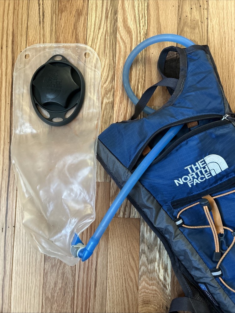 North Face Flight Series Thresher Hiker Hydration Pack Blue Gray With Bladder