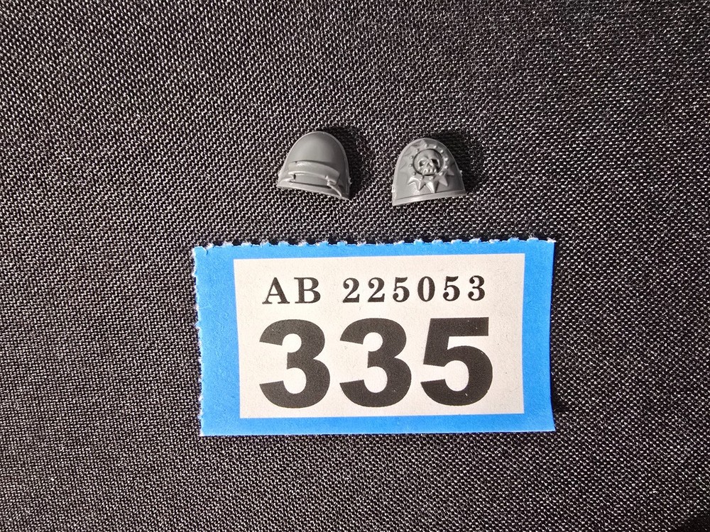 Games Workshop Warhammer 40k Bits Space Marines Shoulder Pads