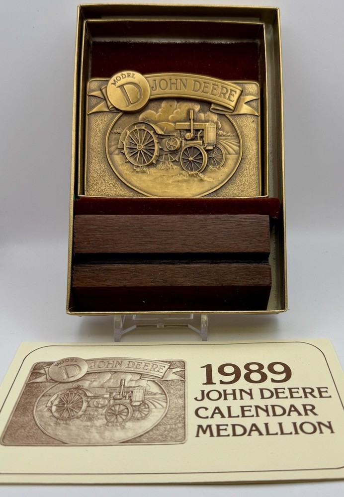 1989 John Deere Calendar Medallion Model D Tractor