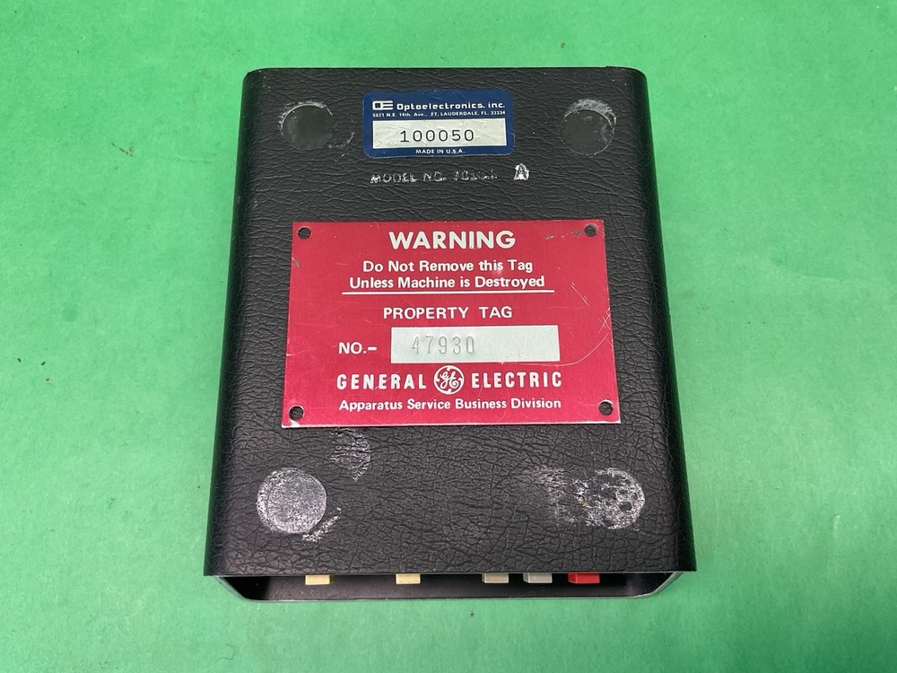 Optoelectronics Frequency Counter Model 7010A - 600 MHz - UNTESTED