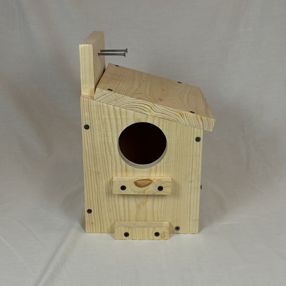 Large Solid Pine Backyard Squirrel/Bird House Nesting Box - Awesome Gift