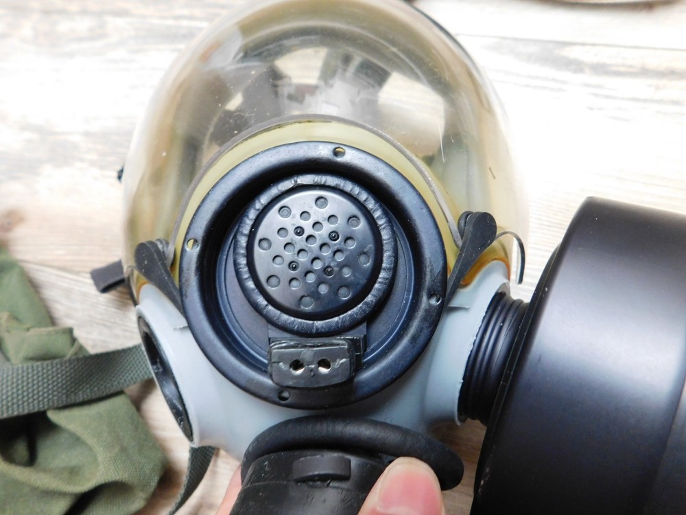 USGI MSA 5479 GAS MASK SIZE LARGE