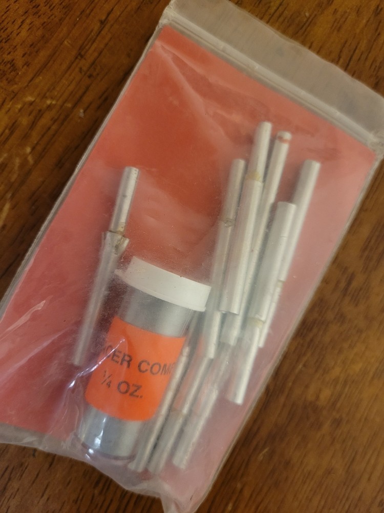 Vintage Hi-Vel Inc Red Tracer Compound 1/4 Oz Reloading Accessory Kit