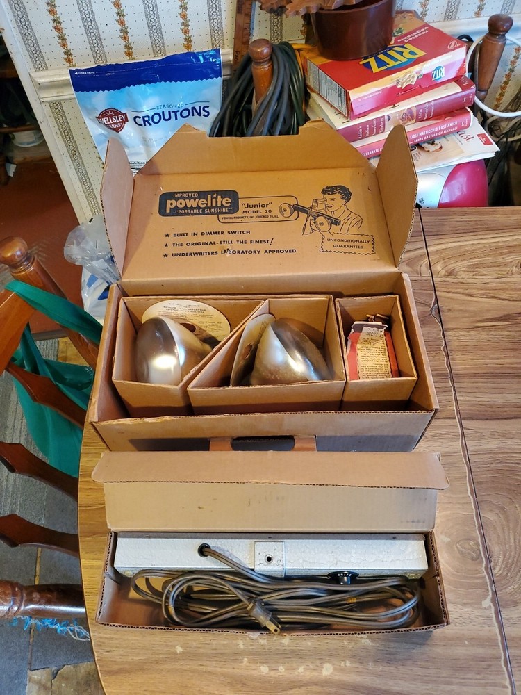 POWERLITE JUNIOR MODEL 20 TESTED AND WORKING