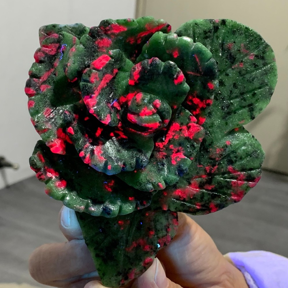 1.2LBNatural green Ruby zoisite(anylite)crystal Carving rose glow under UV light