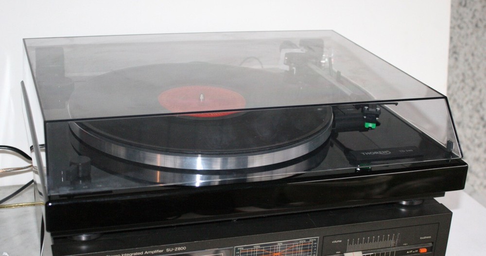 THORENS TD 240 Turntable Lacquer AUDIO TECHNICA GERMANY Excellent Condition!