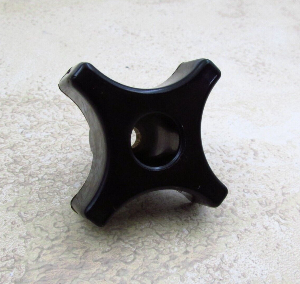 QTY (4), 1/4-28 Fine Thread, Clamping, Thru Hole, Plastic Grip, 4 Point, Knobs