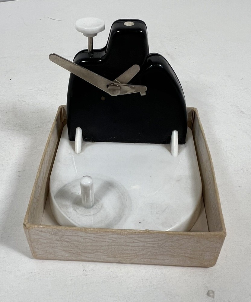 Thread-A-Matic Sewing Tread Threader, Vintage With Instructions